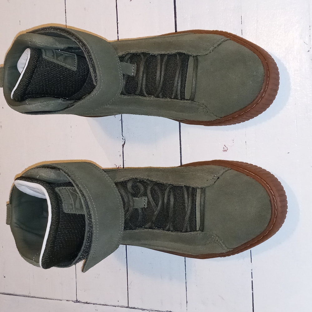 Sneaker